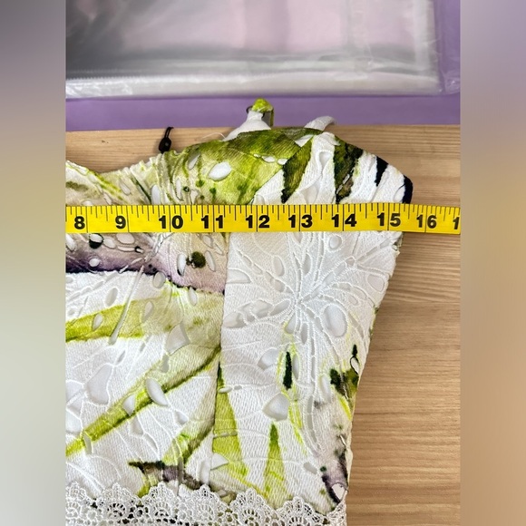 Dress the Population Green Floral Midi Dress - Picture 11 of 12